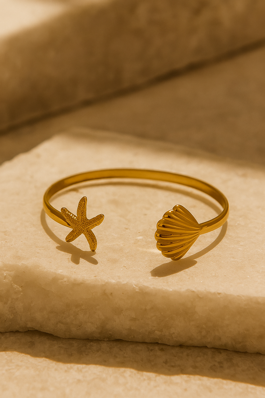 Seashell Cuff Bracelet in 18k Gold Plated