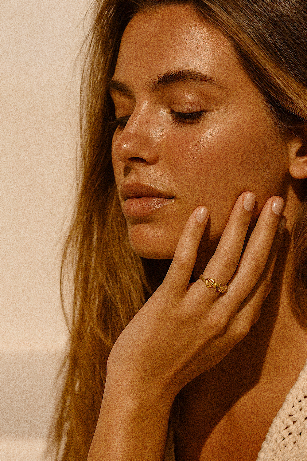 Three Shell Ring in 18k Gold Plated